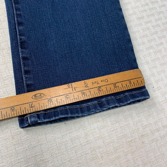 Chicos So Slimming Jeans Womens Size 2 Medium Wash Straight Leg Stretch Denim - Picture 9 of 11